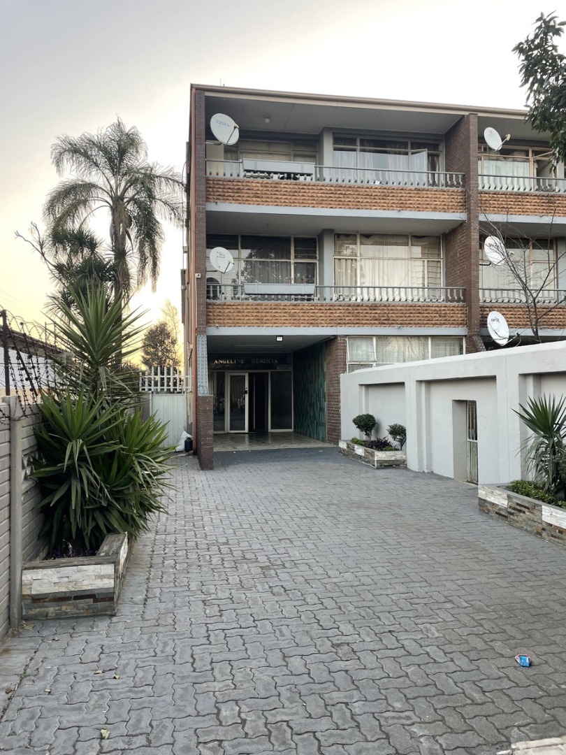 1 Bedroom Apartment / Flat For Sale in Savoy Estate RE/MAX™ of Southern Africa