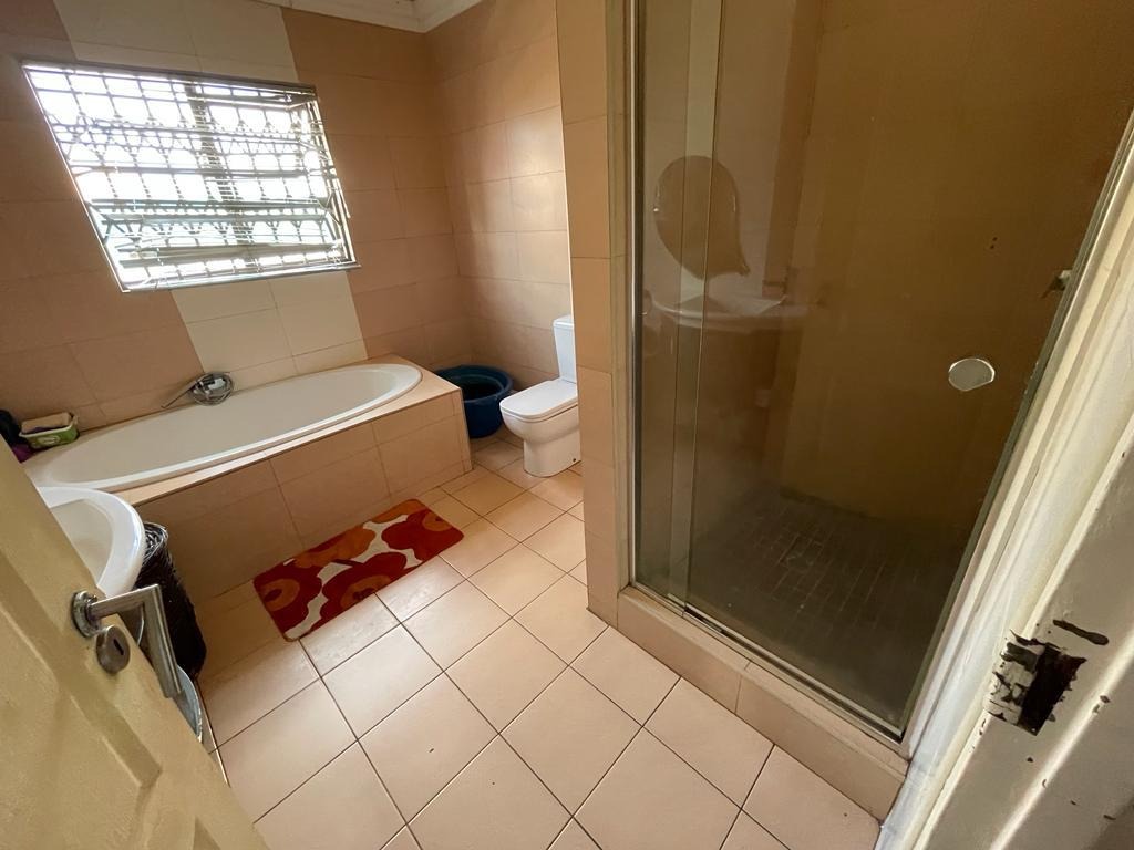 3 Bedroom House For Sale in Mondeor RE/MAX™ of Southern Africa