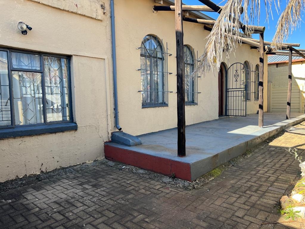 10 Bedroom House For Sale in Hurst Hill RE/MAX™ of Southern Africa