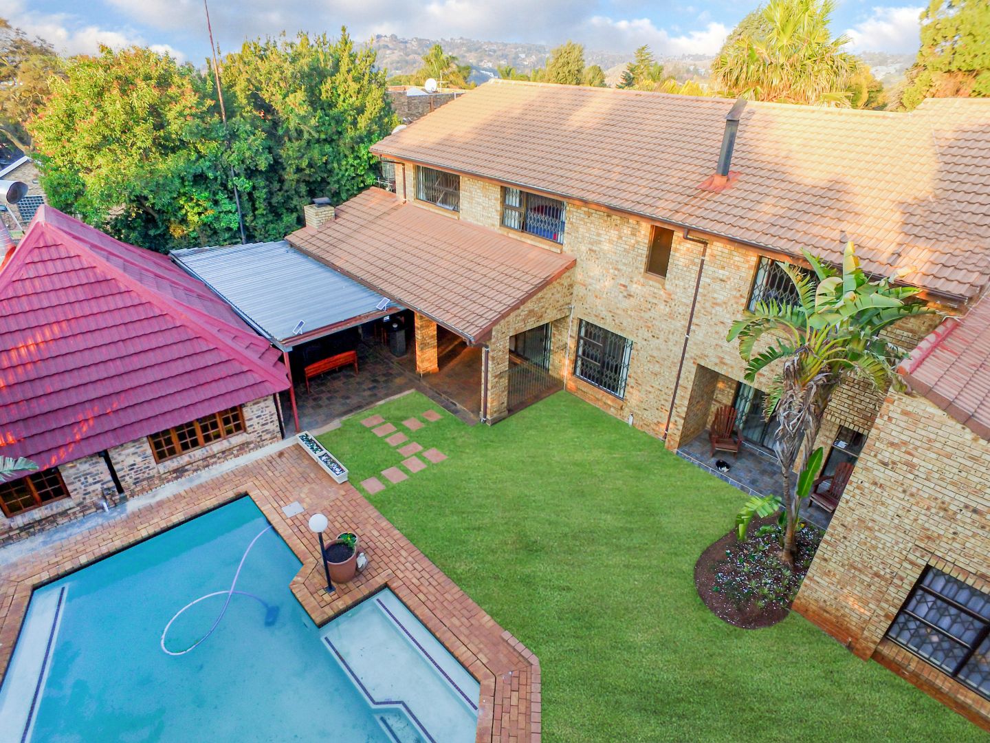 4 Bedroom House For Sale in Florida Hills RE/MAX™ of Southern Africa