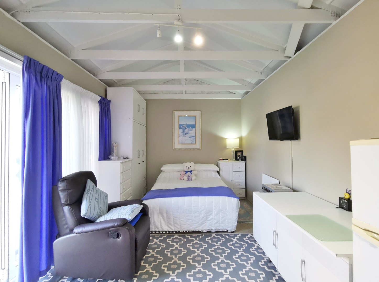 3 Bedroom House For Sale in Charlo RE/MAX™ of Southern Africa