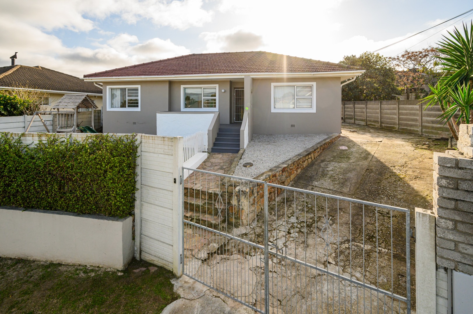 4 Bedroom House For Sale in Newton Park RE/MAX™ of Southern Africa