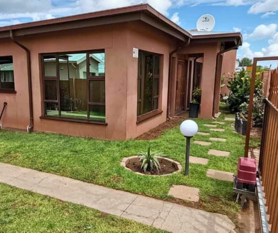 3 Bedroom House For Sale in Otjiwarongo Central RE/MAX™ of Southern