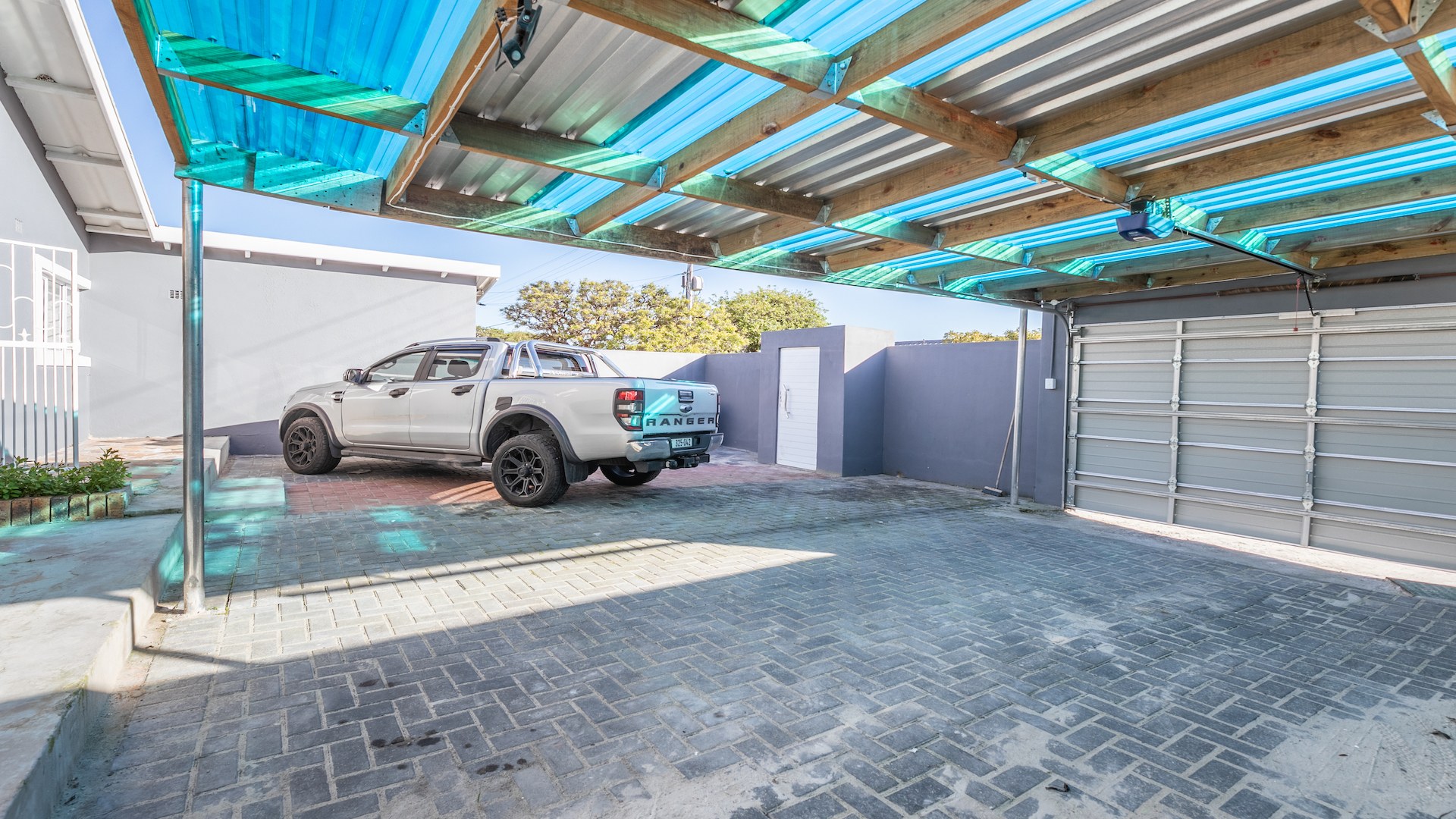 4 Bedroom House For Sale in Vasco Estate RE/MAX™ of Southern Africa