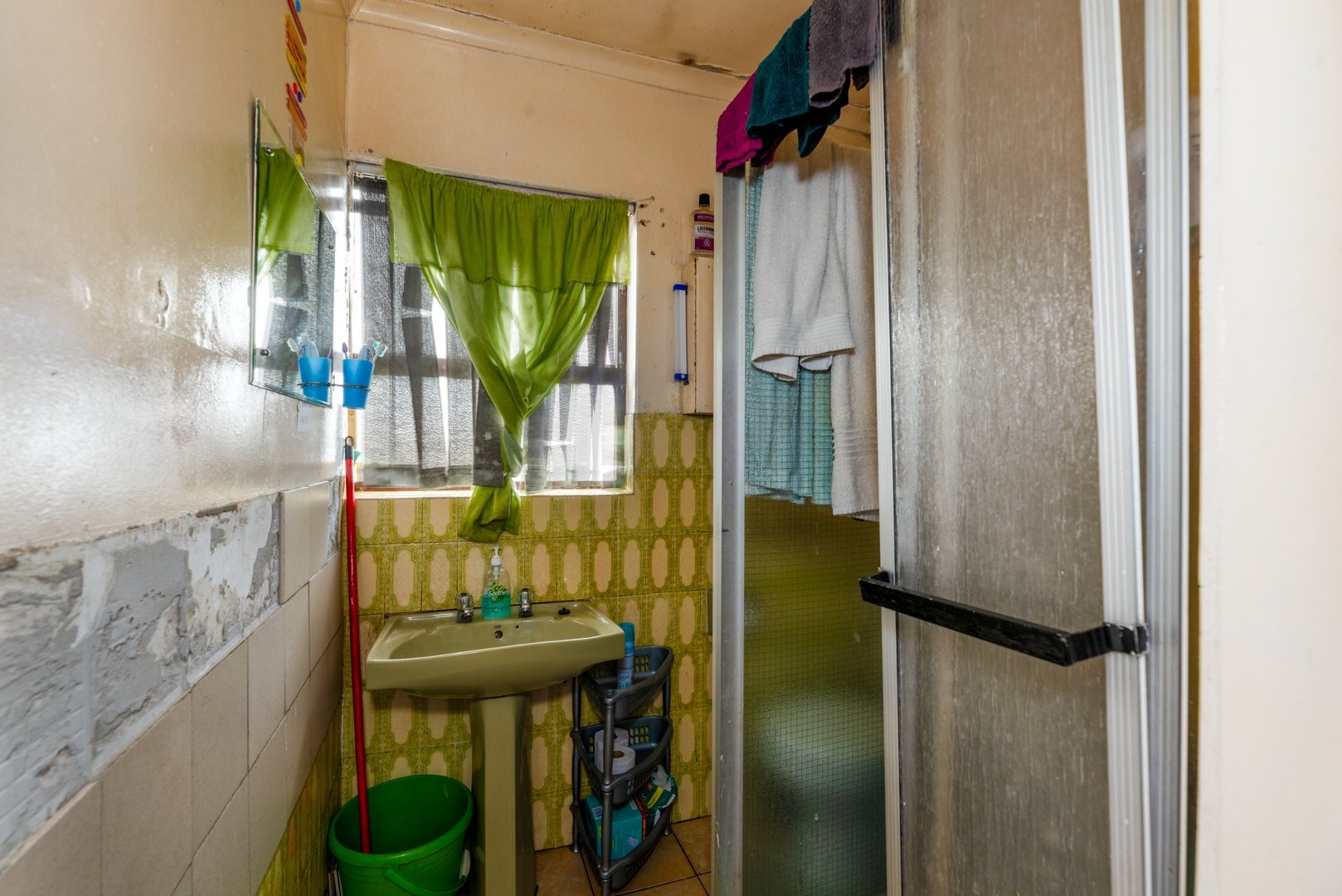 3 Bedroom House For Sale in Grassy Park RE/MAX™ of Southern Africa