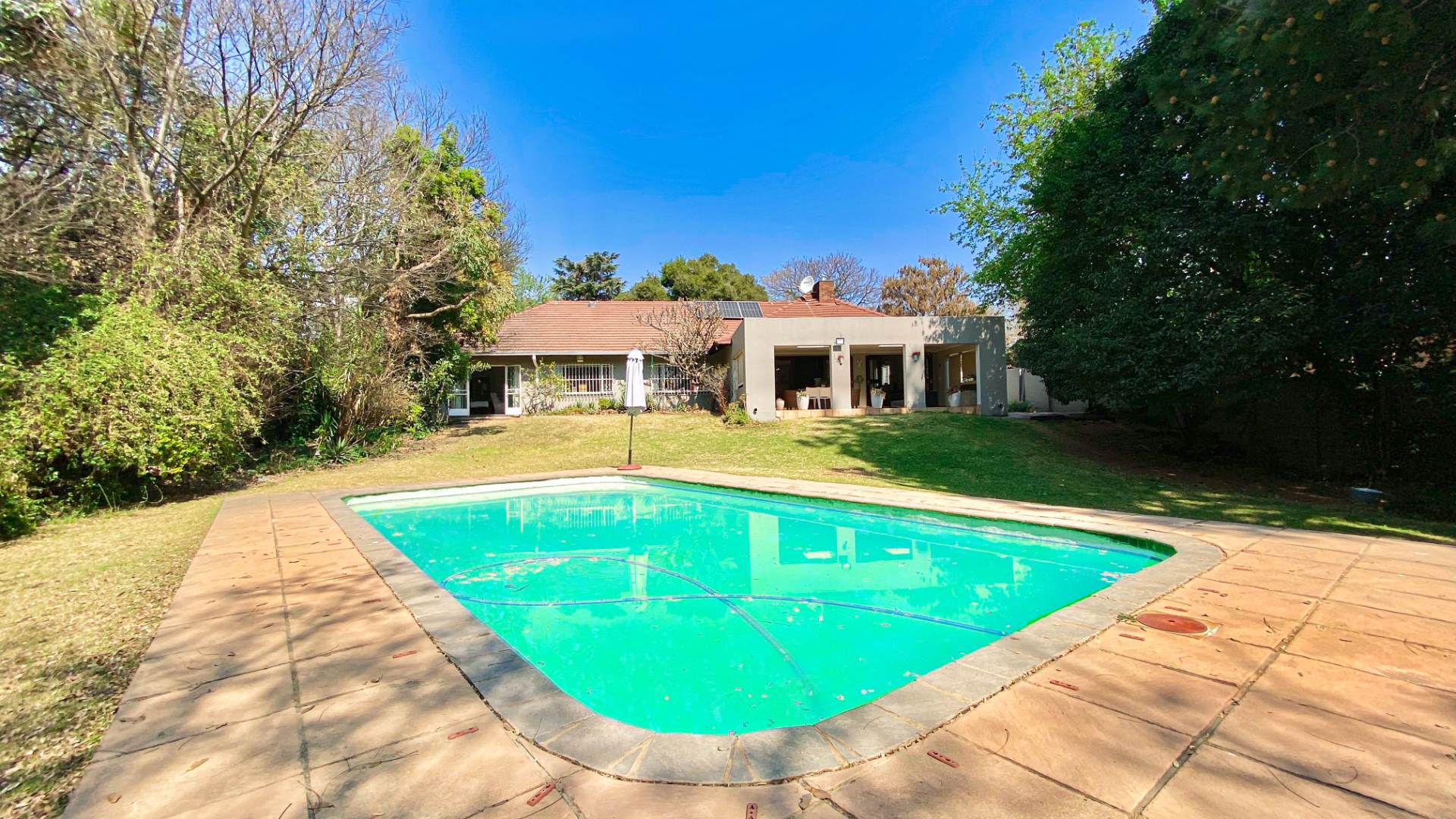 4 Bedroom House For Sale in Linden RE/MAX™ of Southern Africa