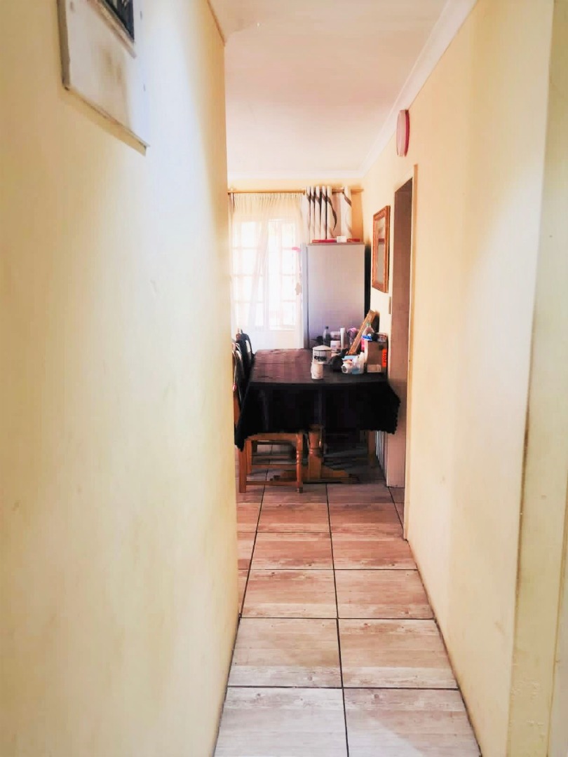 3 Bedroom House For Sale in Woodview RE/MAX™ of Southern Africa