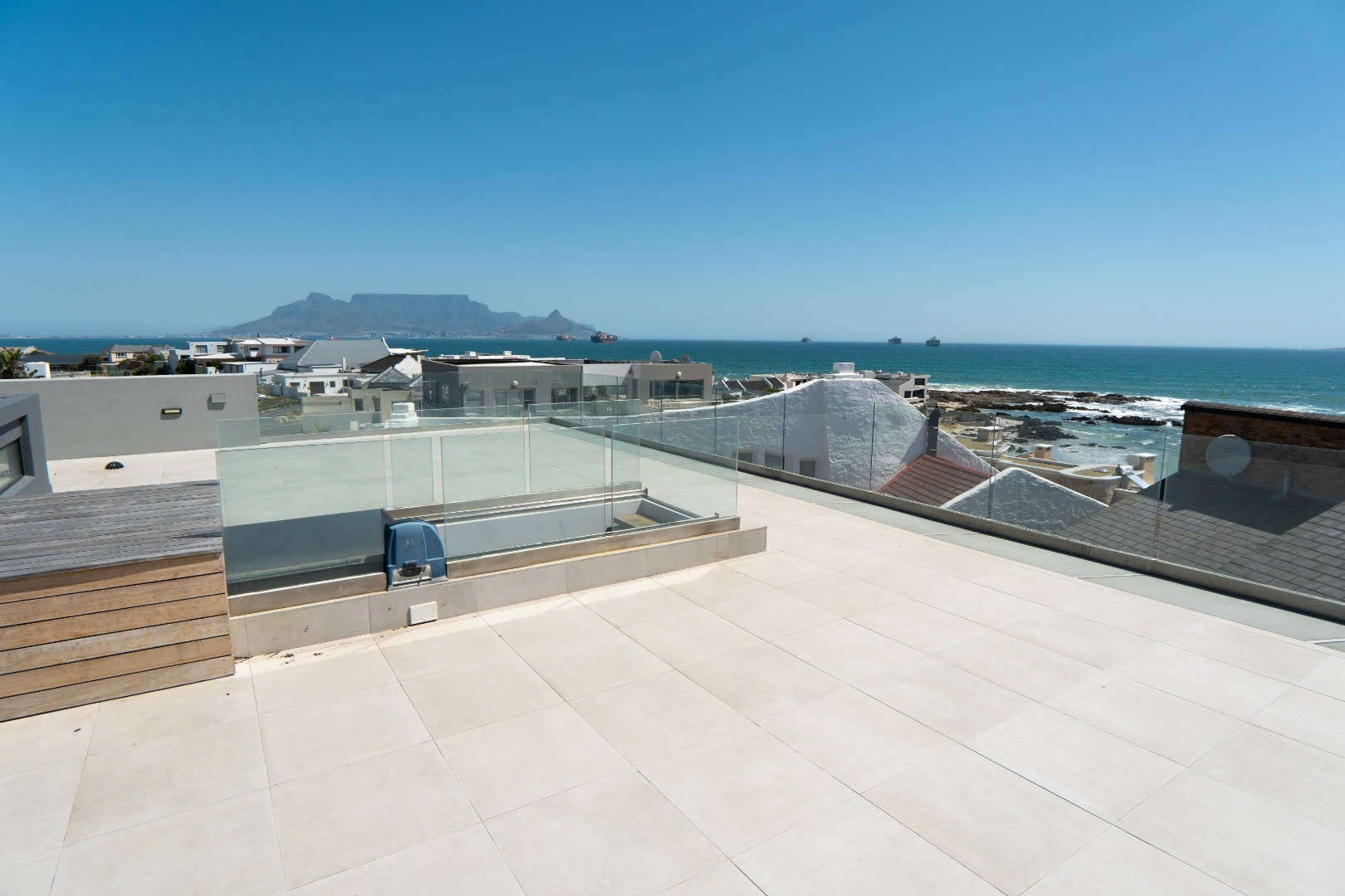 6 Bedroom House For Sale in Bloubergstrand RE/MAX™ of Southern Africa