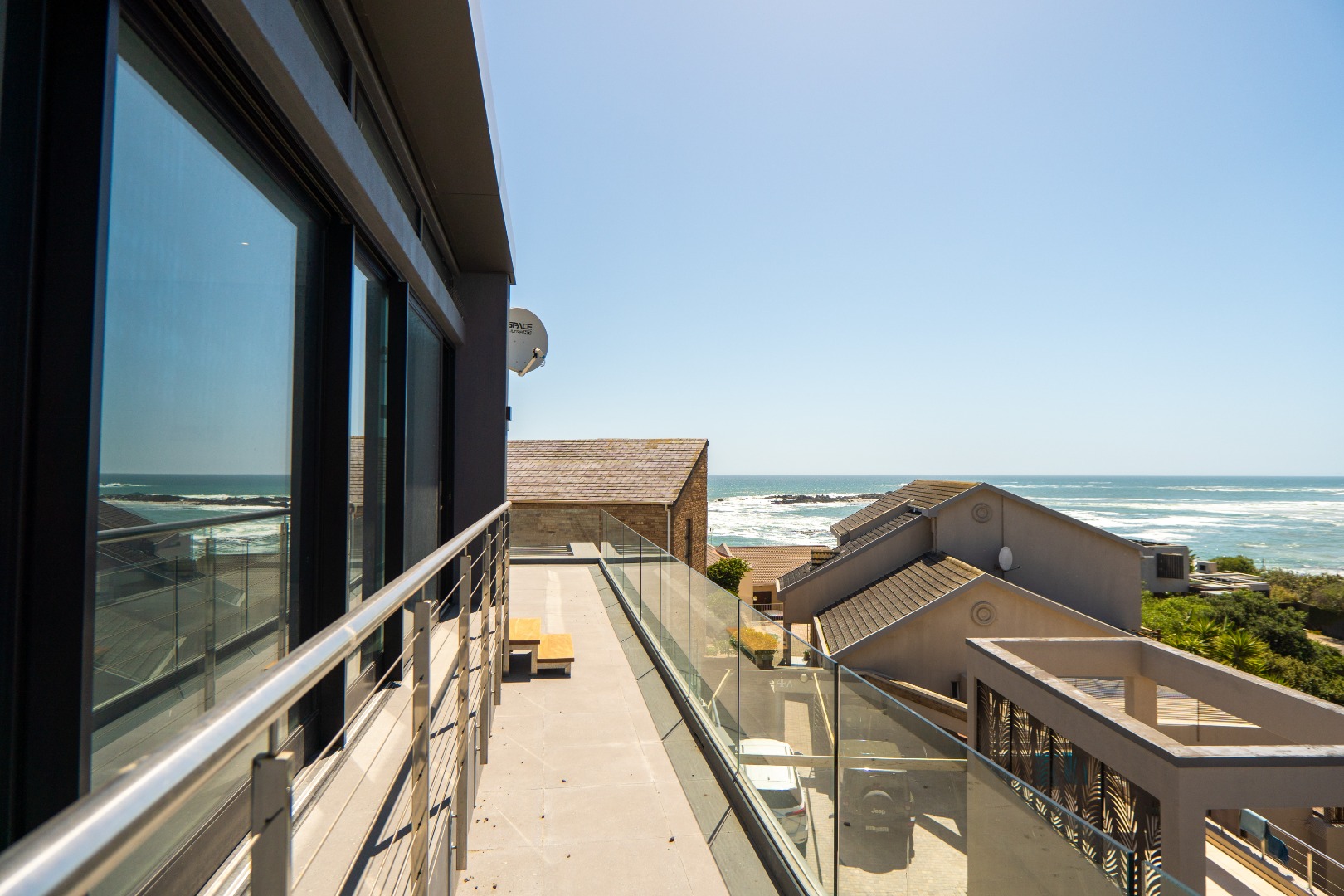 6 Bedroom House For Sale in Bloubergstrand RE/MAX™ of Southern Africa