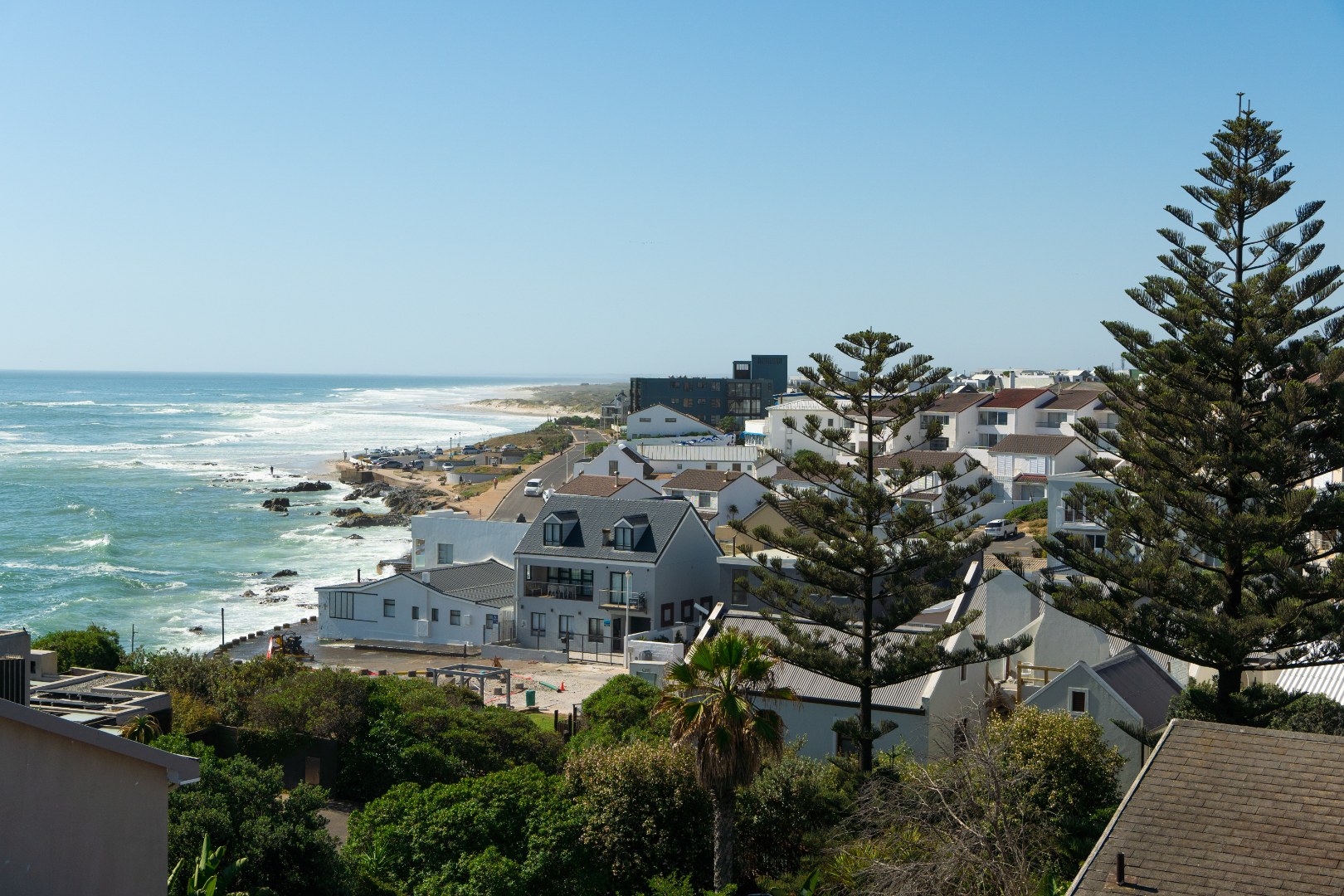 6 Bedroom House For Sale in Bloubergstrand RE/MAX™ of Southern Africa