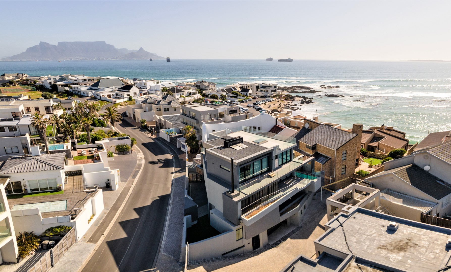 6 Bedroom House For Sale in Bloubergstrand RE/MAX™ of Southern Africa