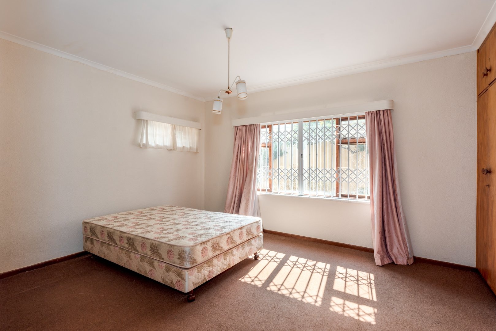 3 Bedroom House For Sale in Fish Hoek RE/MAX™ of Southern Africa