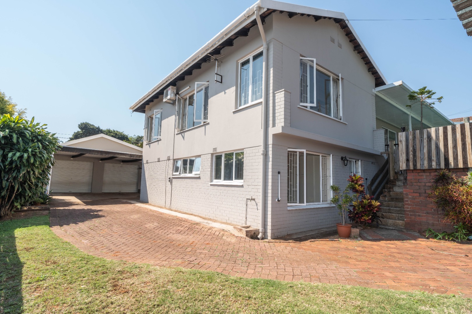 3 Bedroom House For Sale in Glen Hills RE/MAX™ of Southern Africa