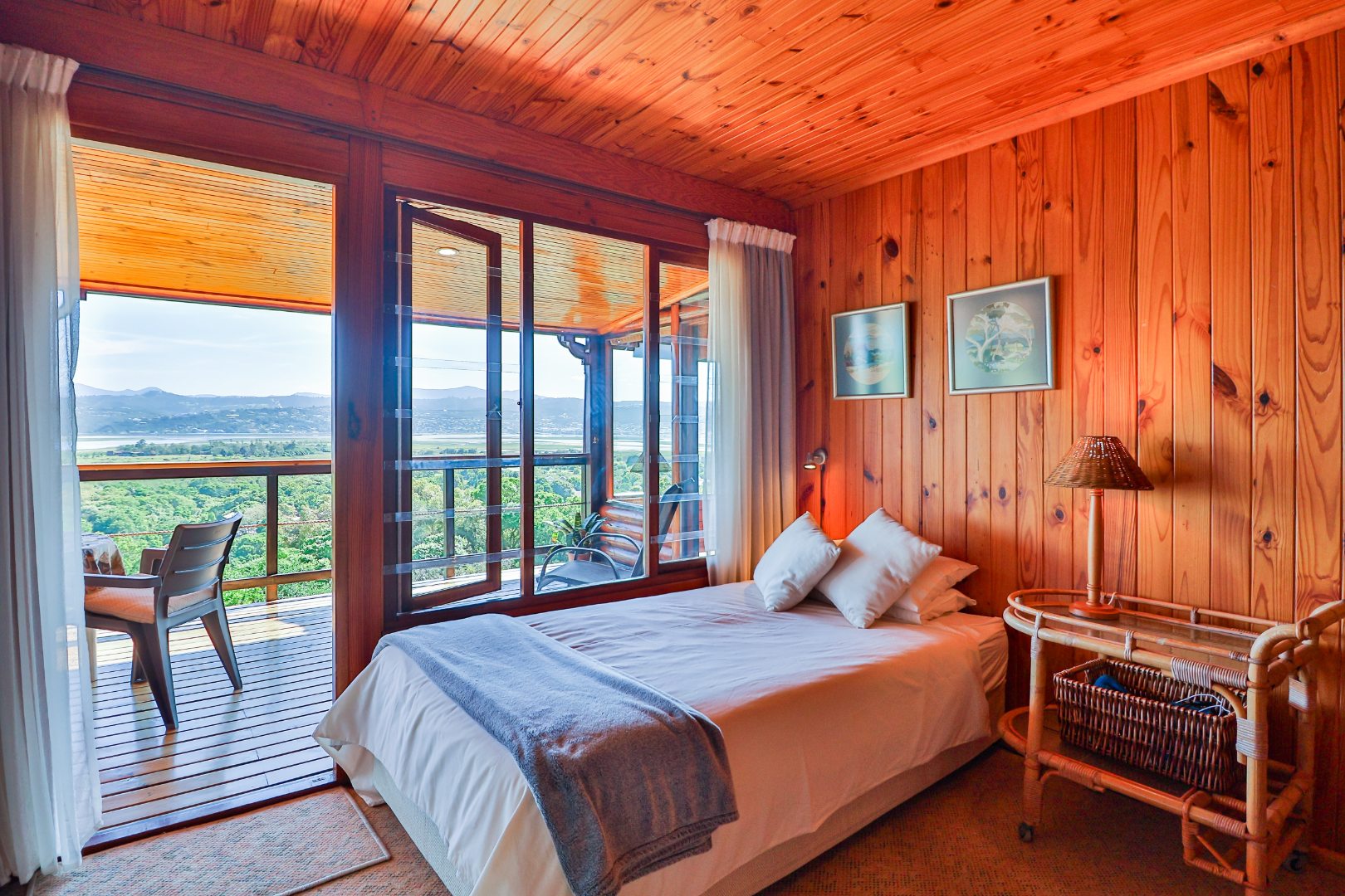 3 Bedroom House For Sale in Brenton On Lake RE/MAX™ of Southern Africa