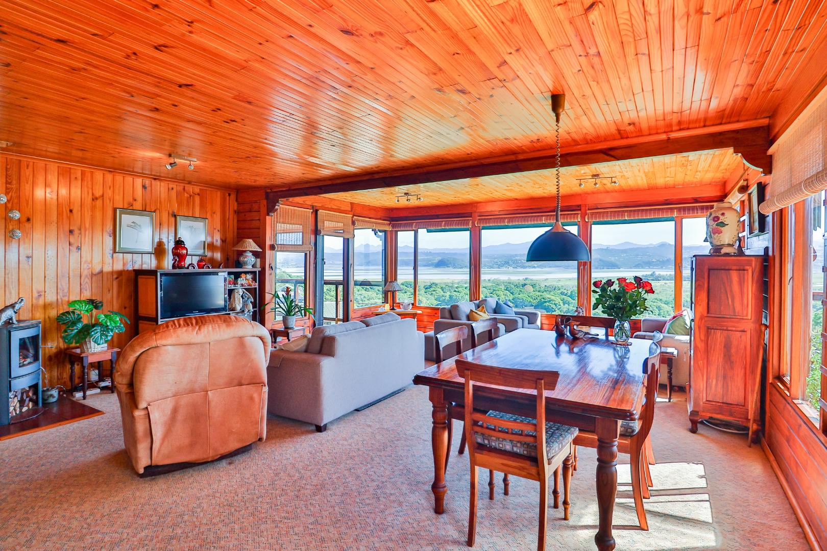 3 Bedroom House For Sale in Brenton On Lake RE/MAX™ of Southern Africa