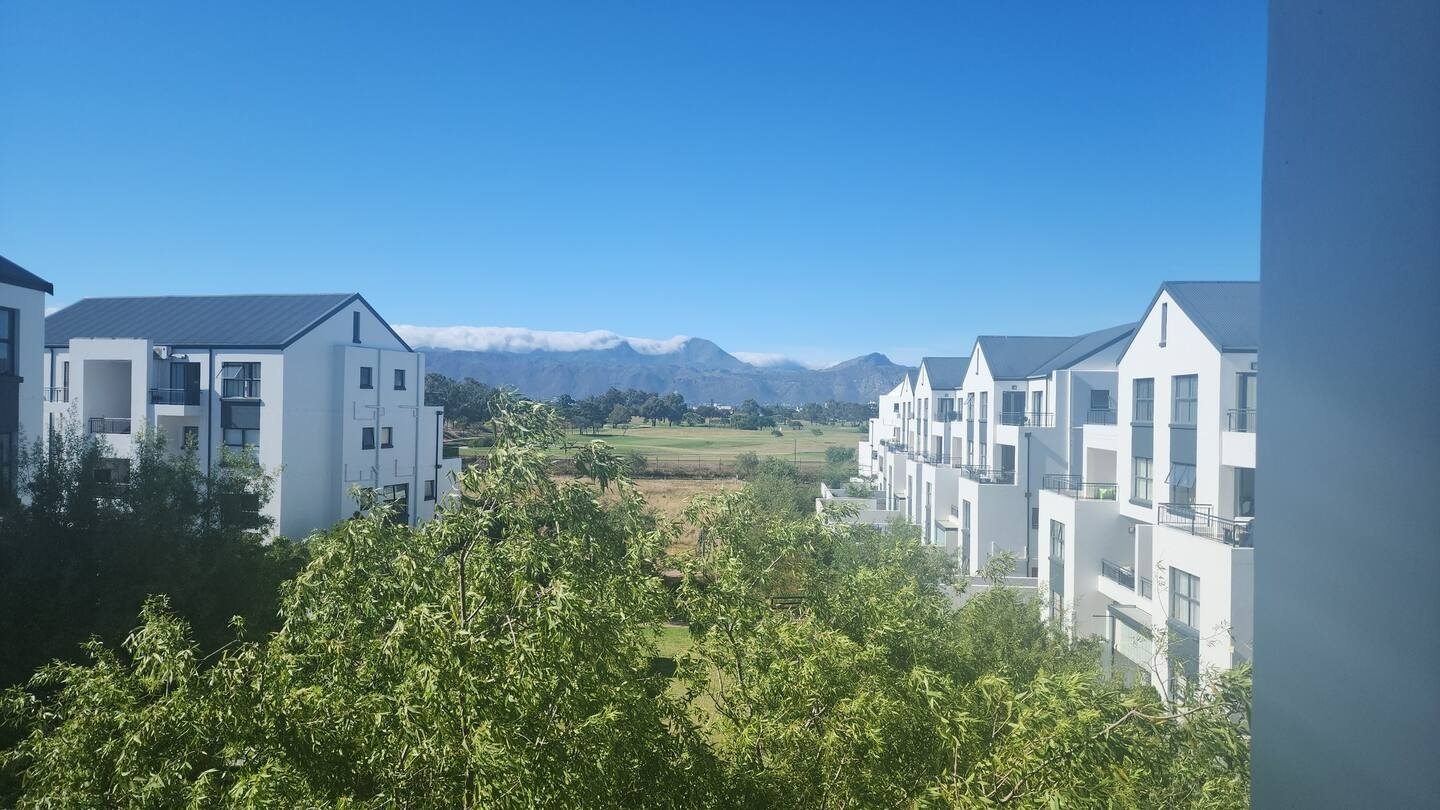 2 Bedroom Apartment / Flat To Rent in De Velde RE/MAX™ of Southern Africa