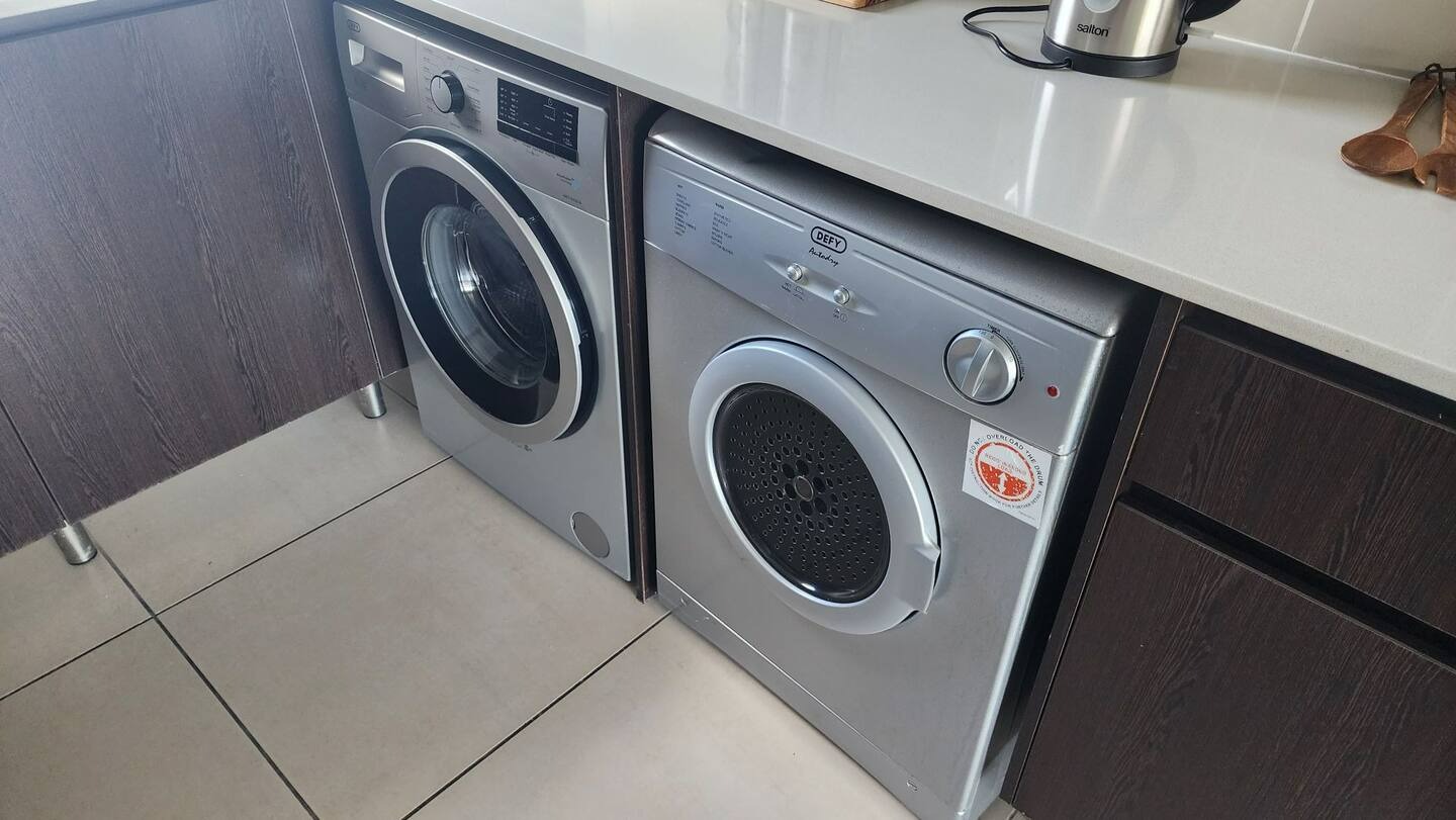 2 Bedroom Apartment / Flat To Rent in De Velde RE/MAX™ of Southern Africa