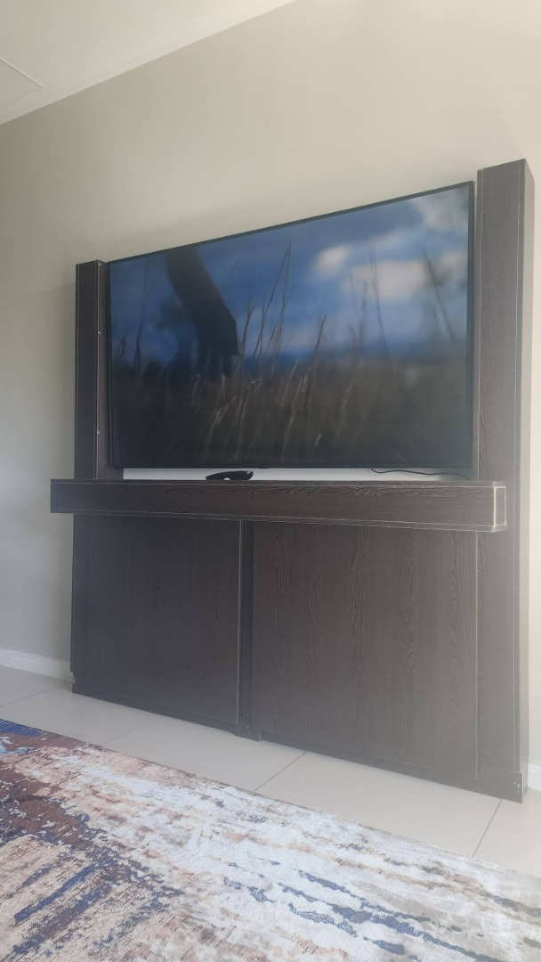 2 Bedroom Apartment / Flat To Rent in De Velde RE/MAX™ of Southern Africa