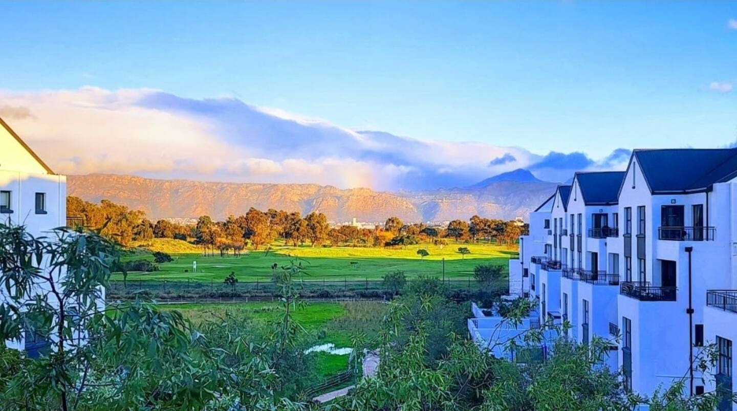 2 Bedroom Apartment / Flat To Rent in De Velde RE/MAX™ of Southern Africa