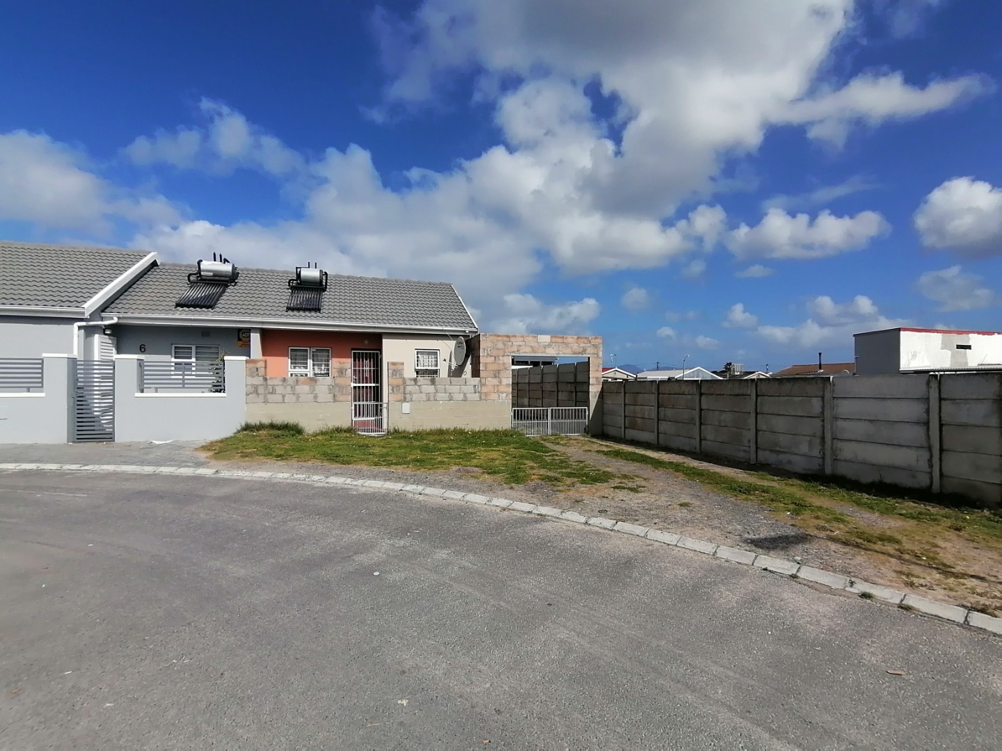 2 Bedroom House For Sale in Pelican Park RE/MAX™ of Southern Africa