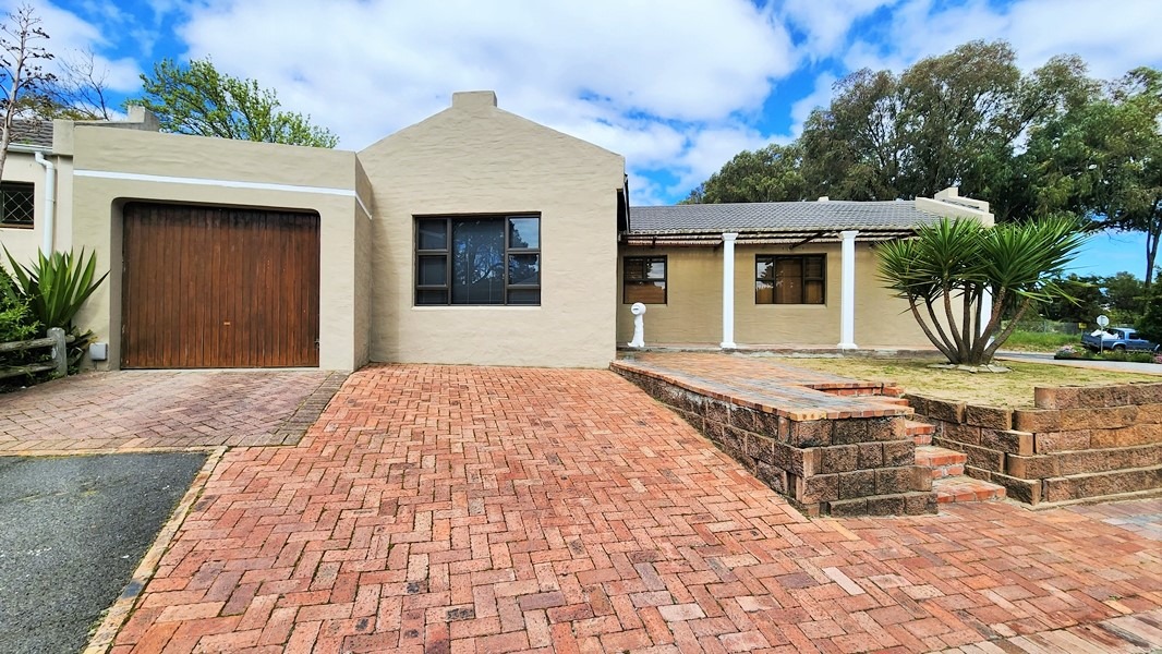 3 Bedroom House For Sale in Northpine RE/MAX™ of Southern Africa