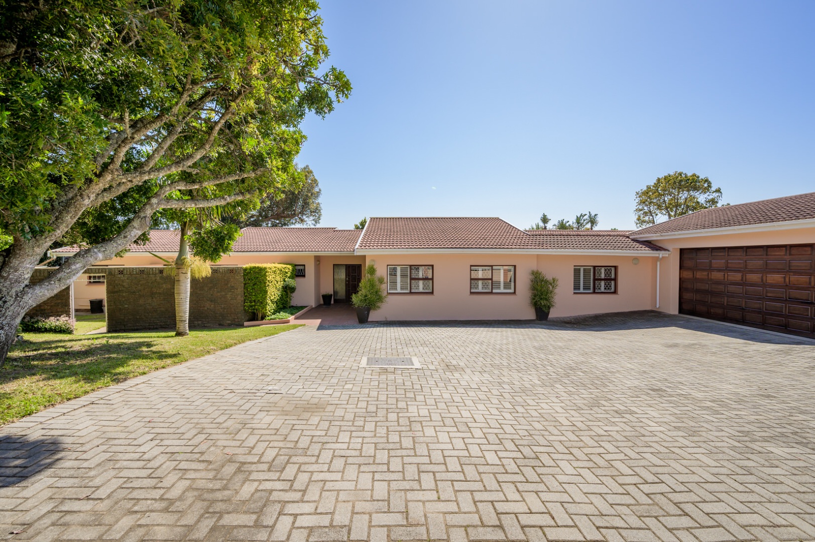 5 Bedroom House For Sale in Lovemore Heights RE/MAX™ of Southern Africa