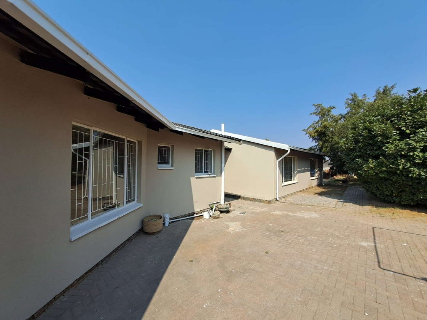 5 Bedroom House For Sale in Elandspark RE/MAX™ of Southern Africa