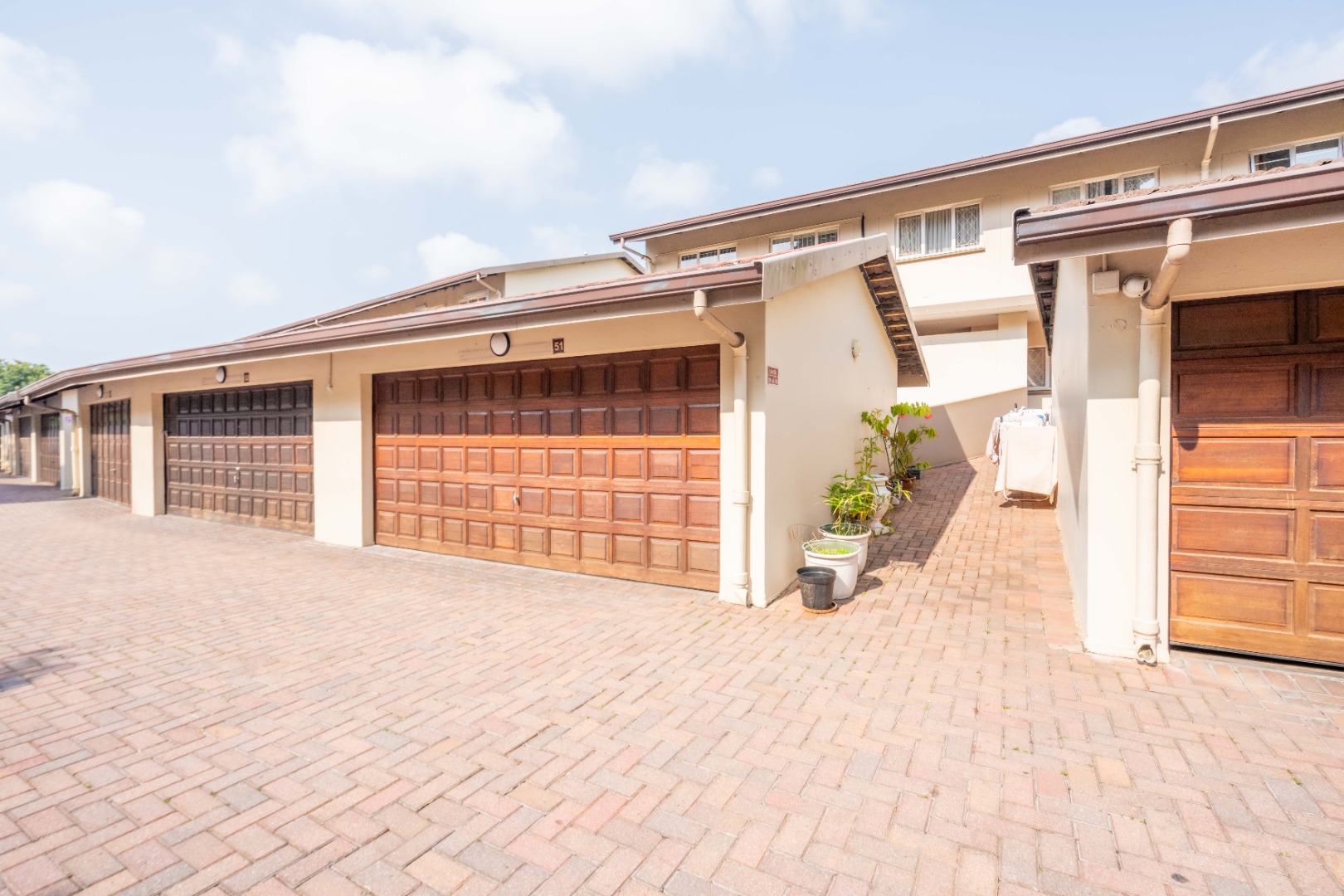 3 Bedroom Townhouse For Sale in Musgrave RE/MAX™ of Southern Africa