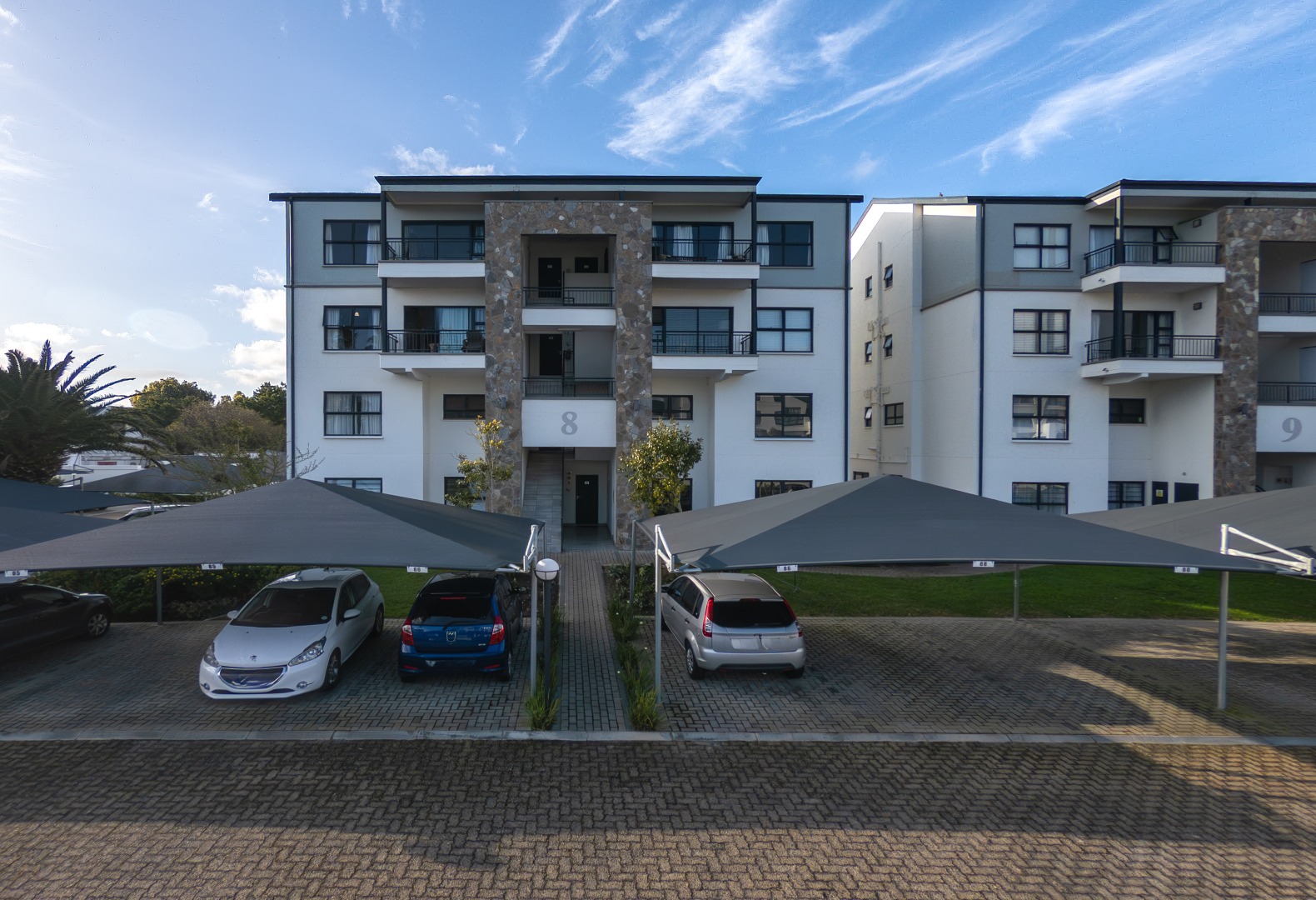 1 Bedroom Apartment / Flat For Sale in Paardevlei RE/MAX™ of Southern