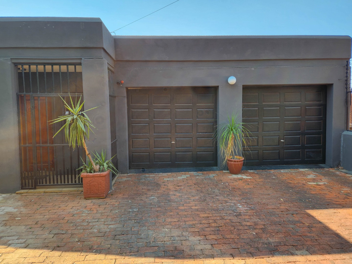 3 Bedroom House For Sale in La Montagne RE/MAX™ of Southern Africa