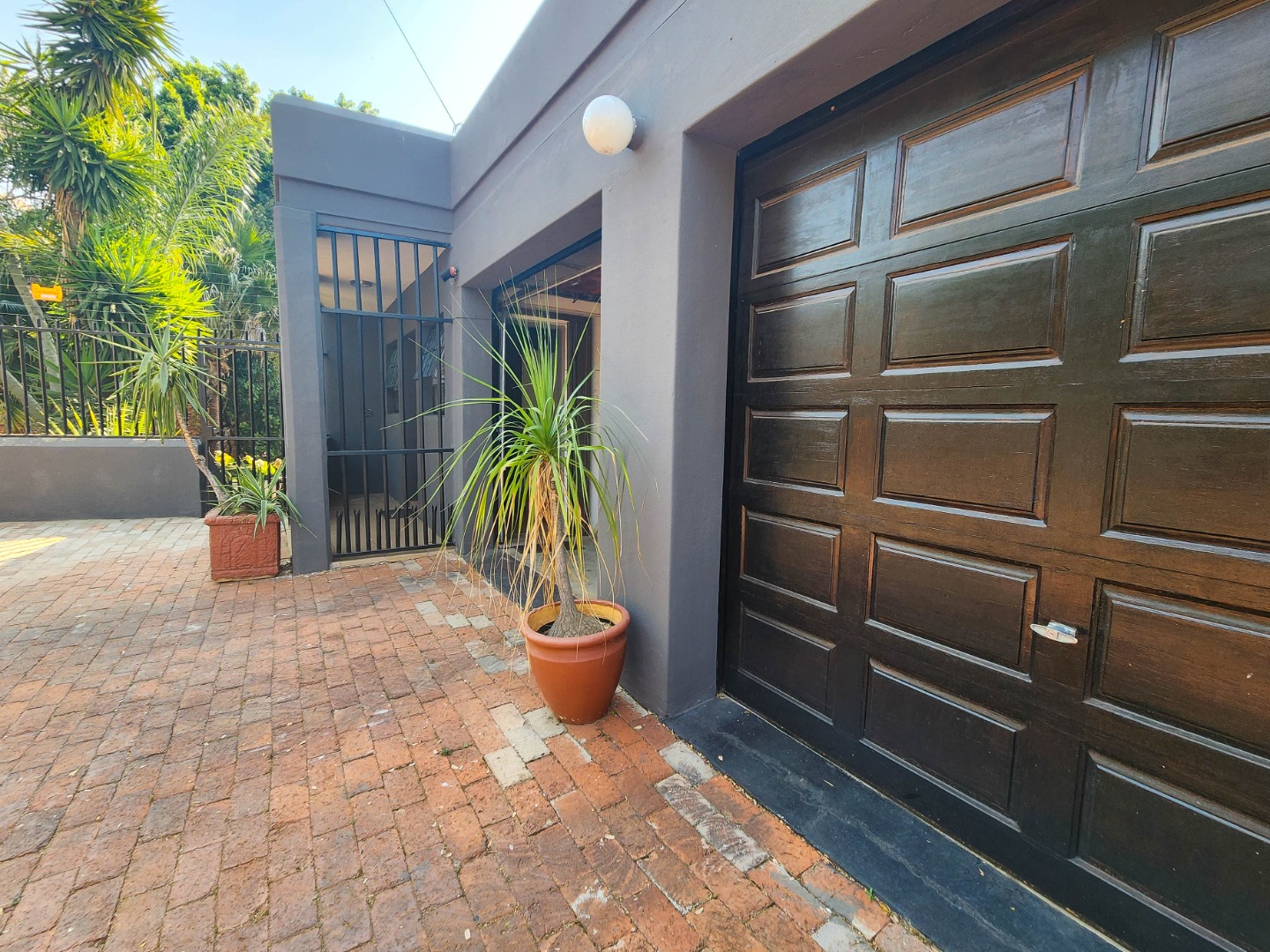 3 Bedroom House For Sale in La Montagne RE/MAX™ of Southern Africa