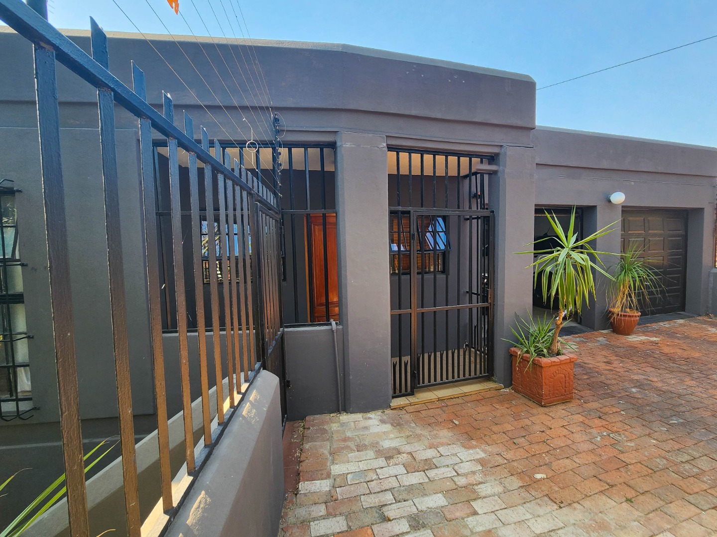 3 Bedroom House For Sale in La Montagne RE/MAX™ of Southern Africa