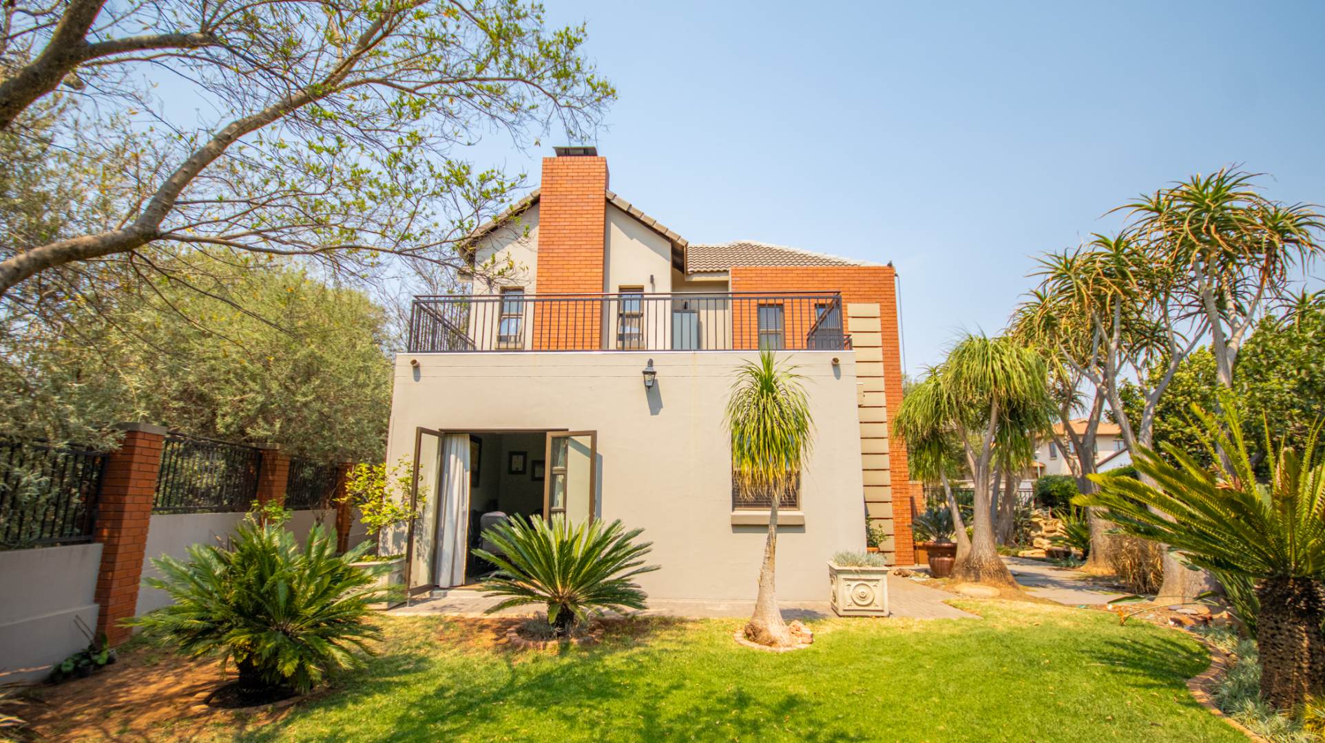 4 Bedroom House For Sale in Eldo Meadows RE/MAX™ of Southern Africa