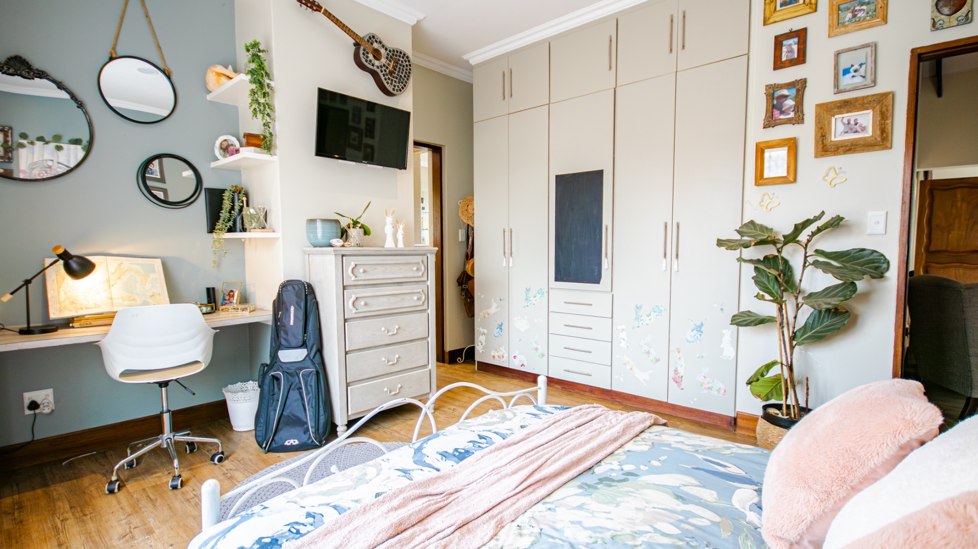 4 Bedroom House For Sale in Eldo Meadows RE/MAX™ of Southern Africa