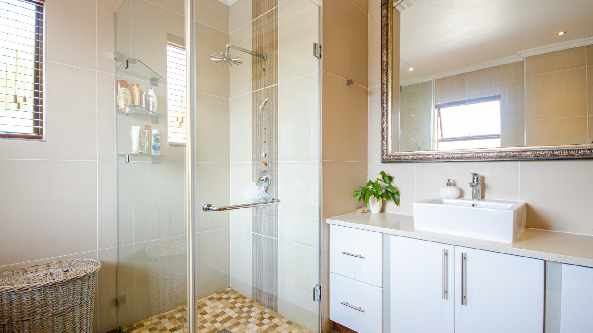 4 Bedroom House For Sale in Eldo Meadows RE/MAX™ of Southern Africa