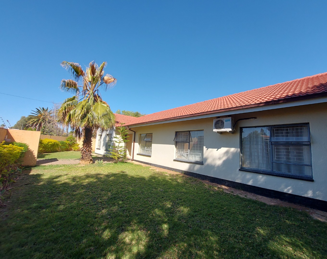 3 Bedroom House For Sale in Golf View RE/MAX™ of Southern Africa
