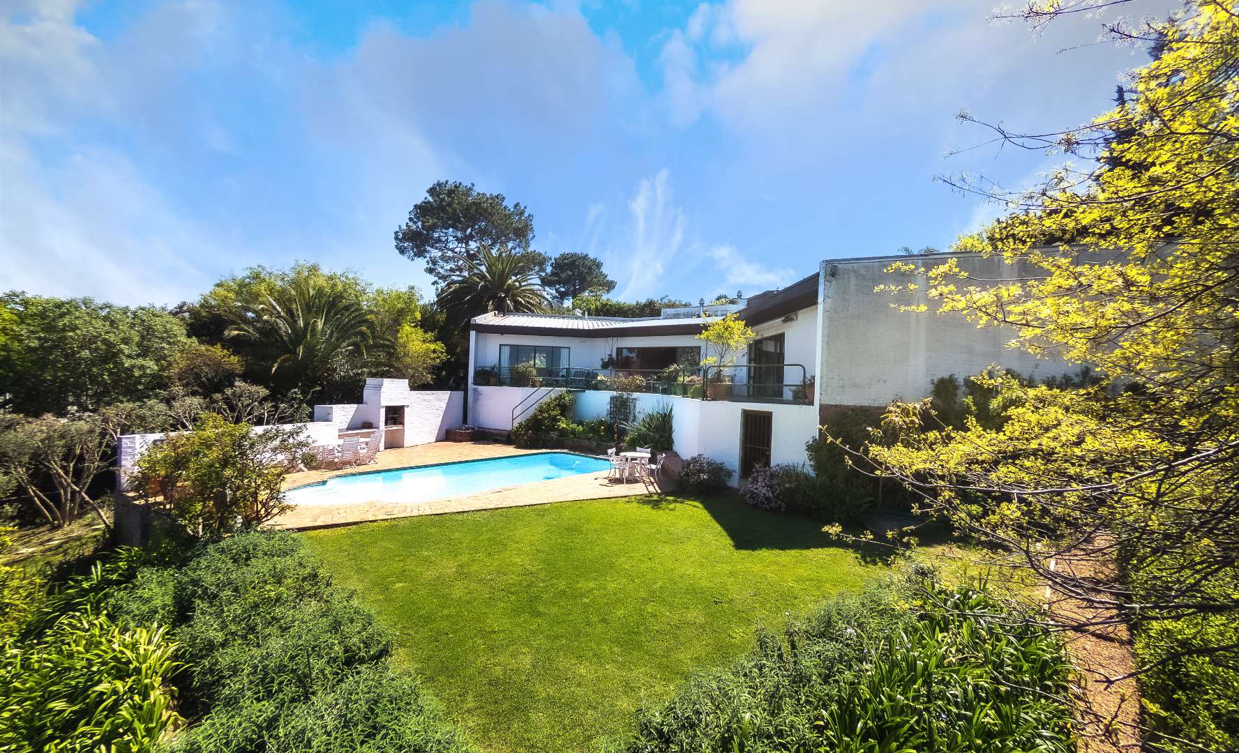 4 Bedroom House For Sale in Helderberg Estate RE/MAX™ of Southern Africa