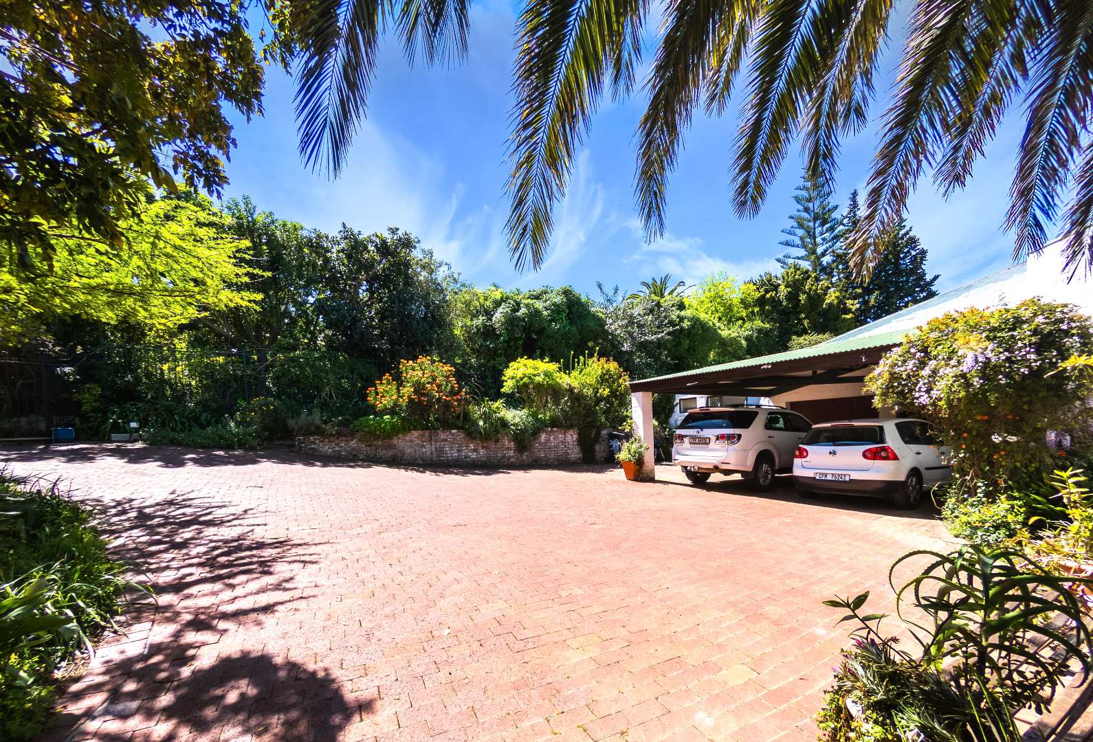 4 Bedroom House For Sale in Helderberg Estate RE/MAX™ of Southern Africa