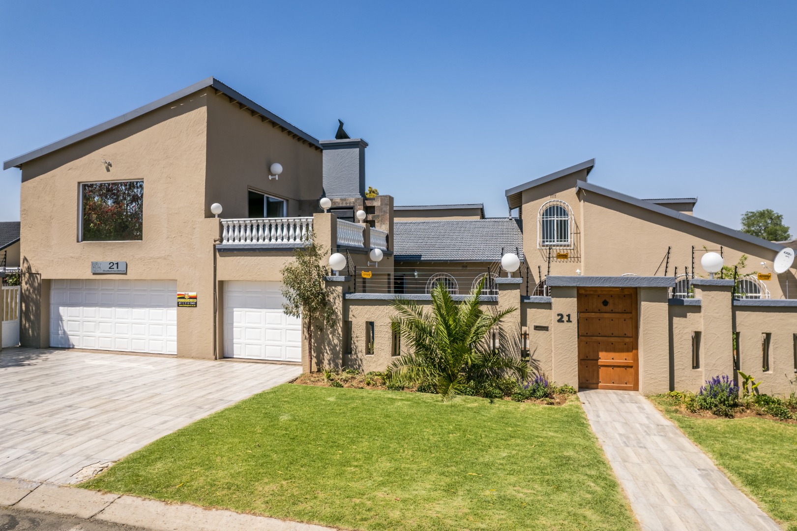 4 Bedroom House For Sale in Sunward Park RE/MAX™ of Southern Africa