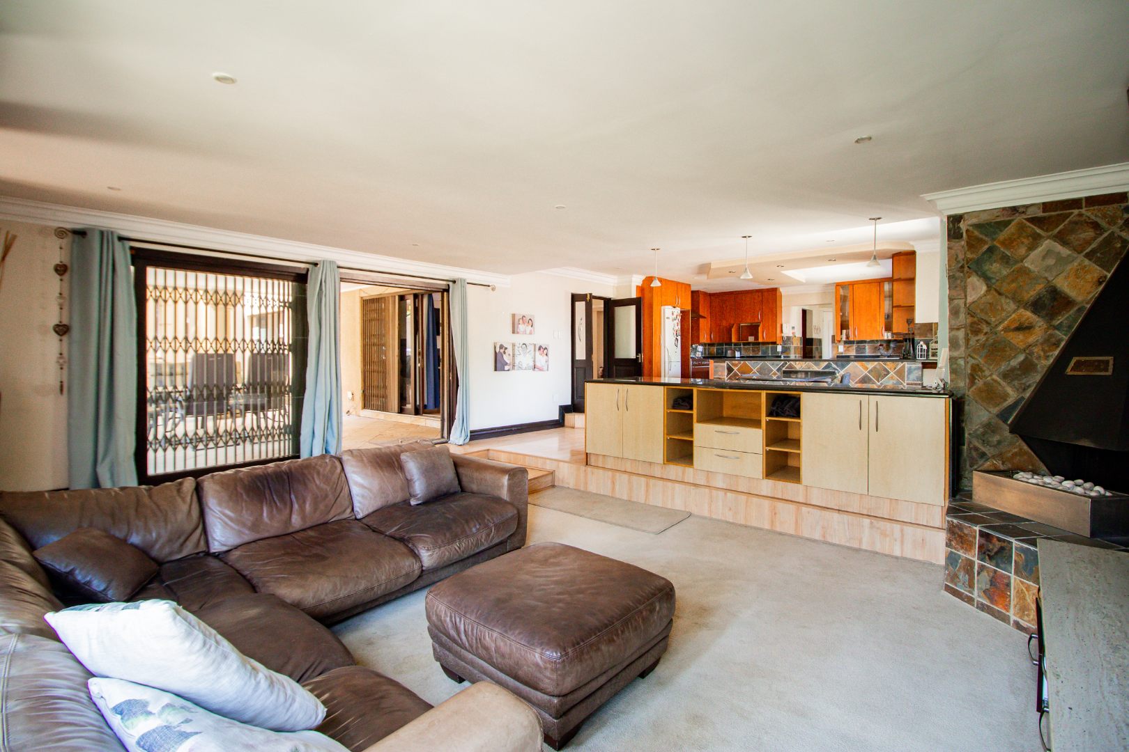 4 Bedroom House For Sale in Douglasdale RE/MAX™ of Southern Africa