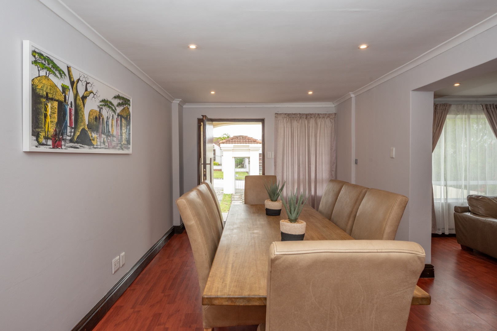 5 Bedroom House For Sale in Sherwood RE/MAX™ of Southern Africa