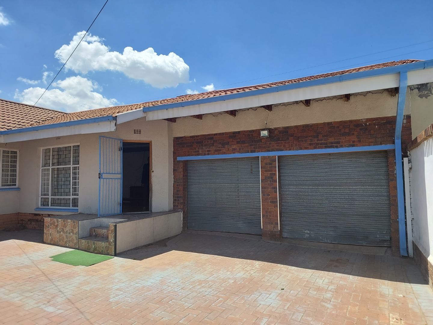 4 Bedroom House For Sale in Eldorado Park RE/MAX™ of Southern Africa