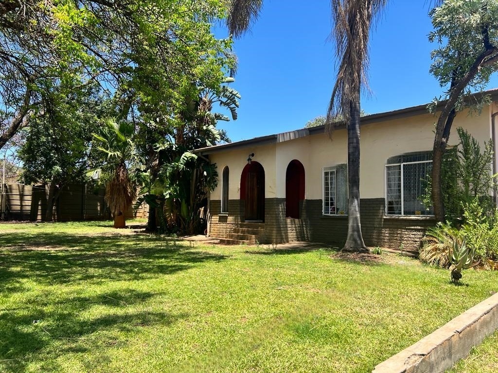 3 Bedroom House For Sale in Rustenburg Central RE/MAX™ of Southern Africa