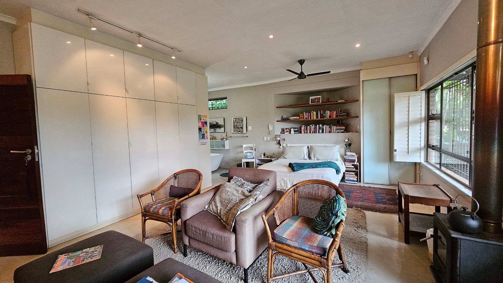 5 Bedroom House For Sale in Baileys Muckleneuk RE/MAX™ of Southern Africa