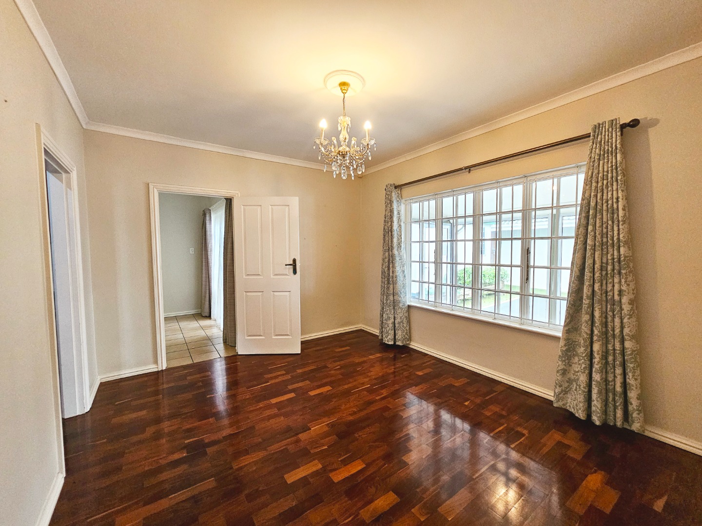 4 Bedroom House For Sale in Kloof RE/MAX™ of Southern Africa