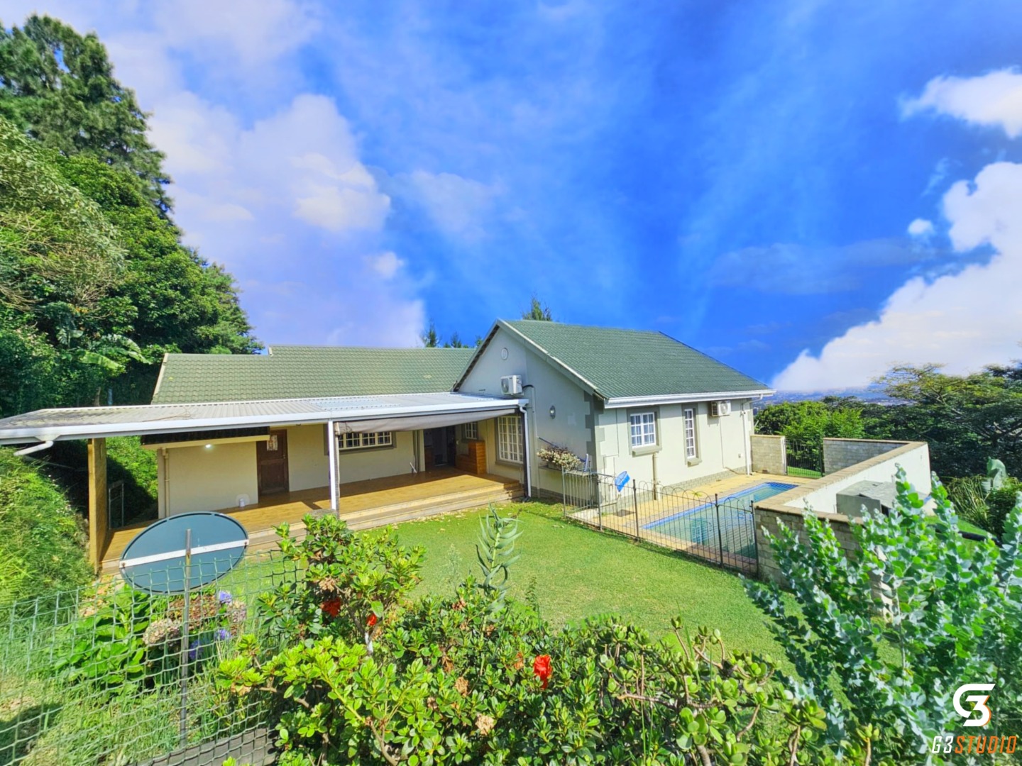 4 Bedroom House For Sale in Kloof RE/MAX™ of Southern Africa