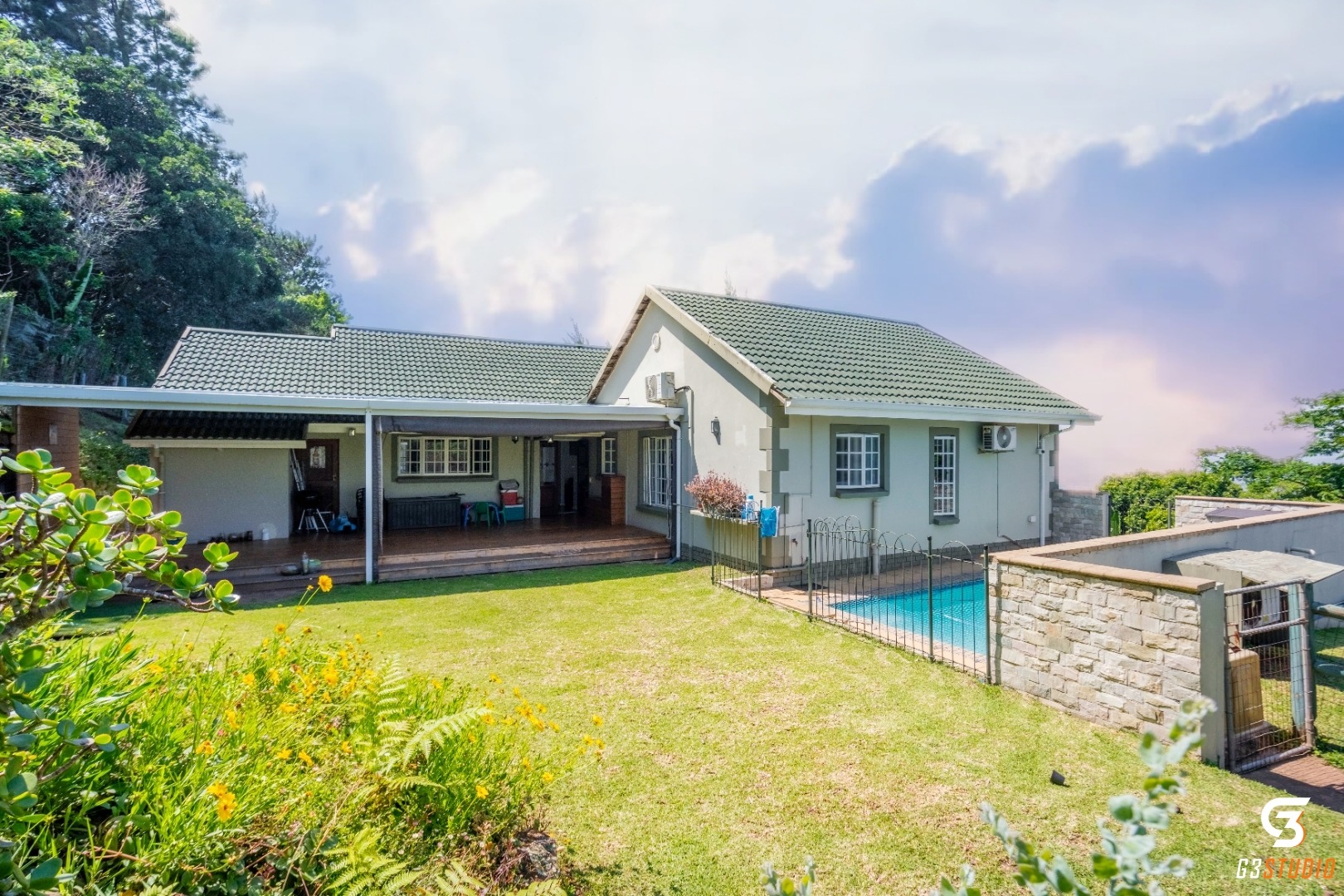 4 Bedroom House For Sale in Kloof RE/MAX™ of Southern Africa