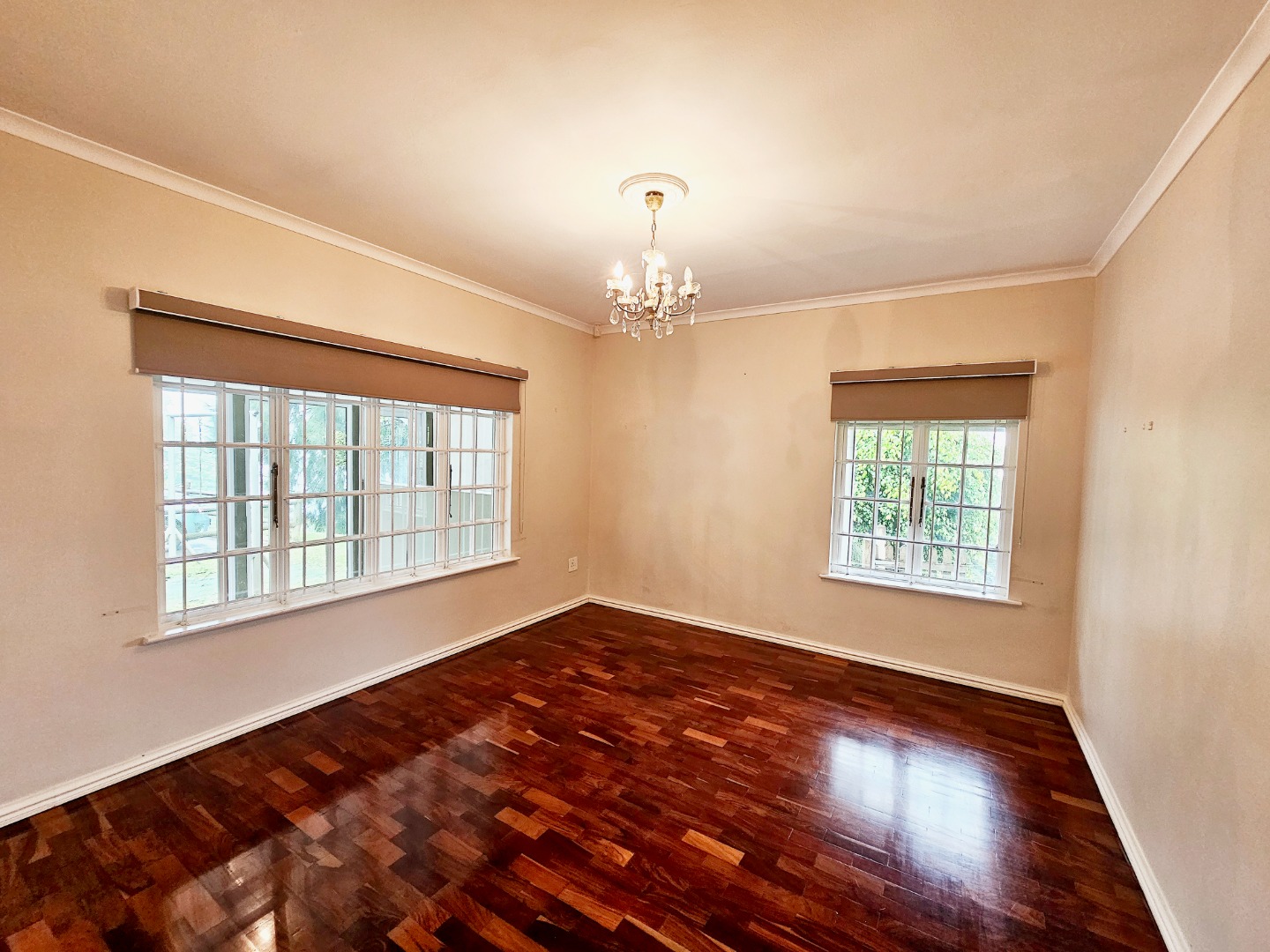 4 Bedroom House For Sale in Kloof RE/MAX™ of Southern Africa