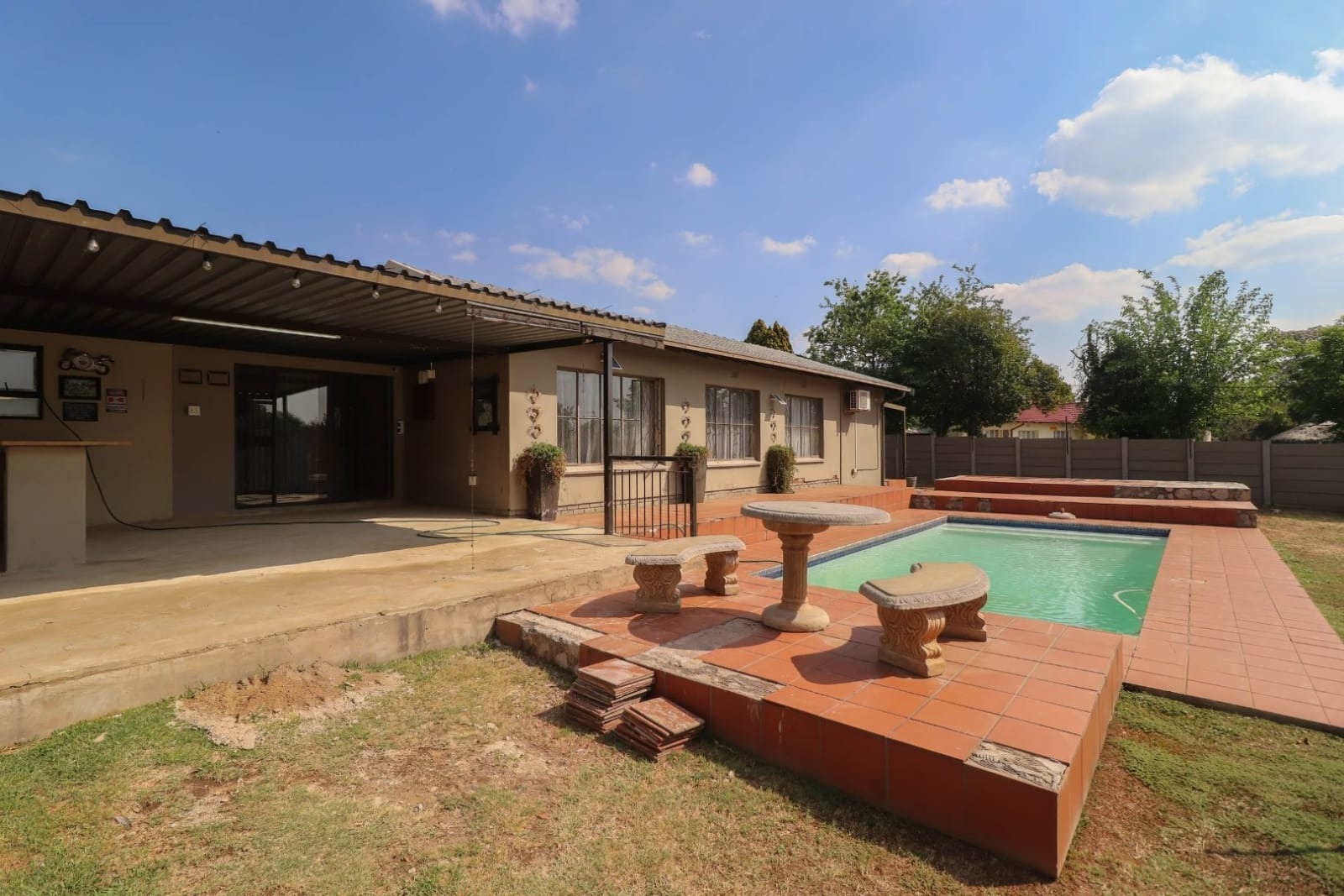 4 Bedroom House For Sale in Brackendowns RE/MAX™ of Southern Africa