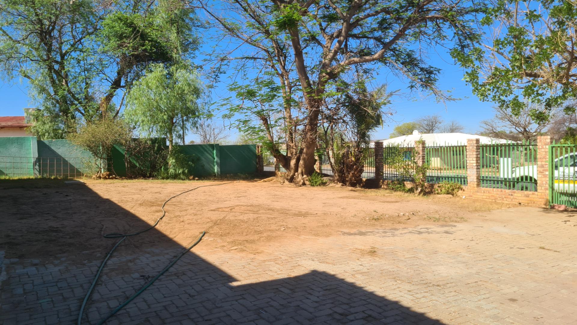 5 Bedroom House For Sale in Outjo RE/MAX™ of Southern Africa